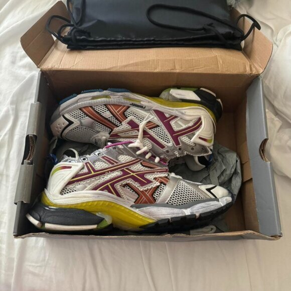 Men’s Size 8 Balenciaga Runner - Picture 1 of 4